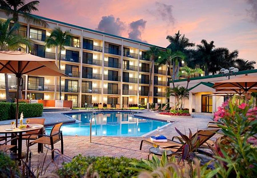 Courtyard By Marriott Fort Lauderdale East / Lauderdale-By-The-Sea Exterior photo