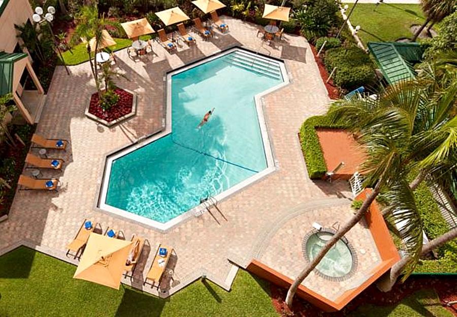 Courtyard By Marriott Fort Lauderdale East / Lauderdale-By-The-Sea Exterior photo