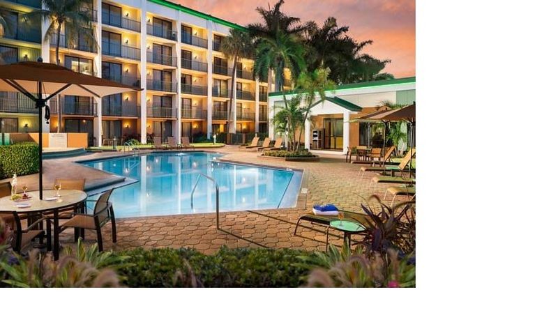 Courtyard By Marriott Fort Lauderdale East / Lauderdale-By-The-Sea Exterior photo