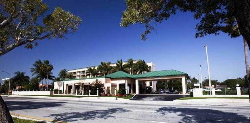 Courtyard By Marriott Fort Lauderdale East / Lauderdale-By-The-Sea Exterior photo