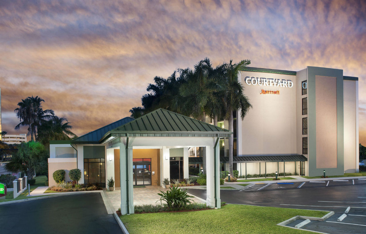 Courtyard By Marriott Fort Lauderdale East / Lauderdale-By-The-Sea Exterior photo